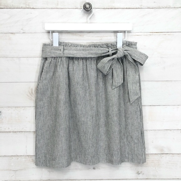 J. Crew Dresses & Skirts - J. Crew Paper Bag Skirt • Sz M • White with Black Pinstripes • EUC
